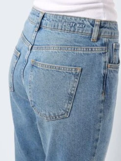 Noisy May NMISABEL MOM HIGH WAISTED JEANS -Noisy May Shop 27015703 LightBlueDenim 008
