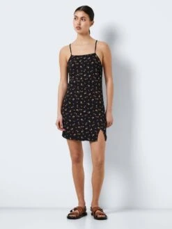Noisy May SLEEVELESS SHORT DRESS 10 Noisy May SLEEVELESS SHORT DRESS -Noisy May Shop 27020484 Black 1000694 004