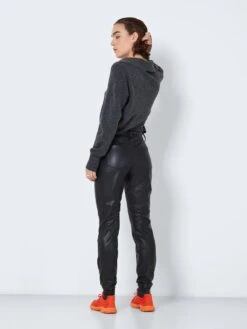 Noisy May HIGH WAISTED COATED TROUSERS 12 Noisy May HIGH WAISTED COATED TROUSERS -Noisy May Shop 27023294 Black 005