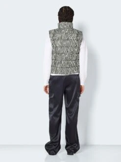 Noisy May ZEBRA GILET 11 Noisy May ZEBRA GILET -Noisy May Shop 27023756 Demitasse 1000061 005