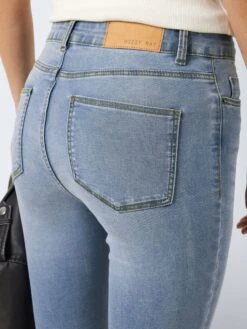 Noisy May NMSALLIE CROPPED FLARED JEANS -Noisy May Shop 27024232 LightBlueDenim 008