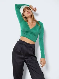 Noisy May WRAP TOP