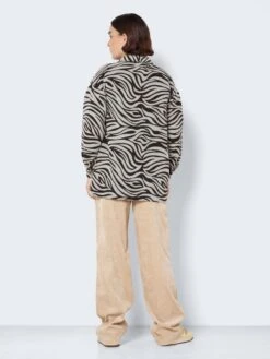 Noisy May LOOSE FIT ZEBRA SHIRT 11 Noisy May LOOSE FIT ZEBRA SHIRT -Noisy May Shop 27024524 PearledIvory 1012980 005