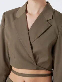 Noisy May CROPPED TIE STRING BLAZER -Noisy May Shop 27024906 Crocodile 006