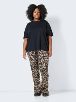 Noisy May CURVE OVERSIZED T-SHIRT 10 Noisy May CURVE OVERSIZED T-SHIRT -Noisy May Shop 27025548 Black 004