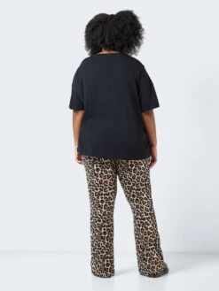 Noisy May CURVE OVERSIZED T-SHIRT 11 Noisy May CURVE OVERSIZED T-SHIRT -Noisy May Shop 27025548 Black 005