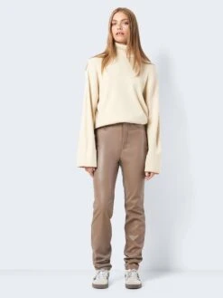 Noisy May CROPPED FAUX LEATHER TROUSERS 10 Noisy May CROPPED FAUX LEATHER TROUSERS -Noisy May Shop 27026067 LeaflessTree 004