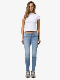 Noisy May NMJEN SKINNY FIT JEANS -Noisy May Shop 27032328 LightBlueDenim 004